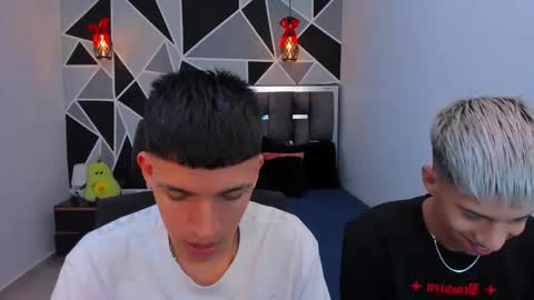 Snapshot of juan_nd_steven chatting on 04/25/26, 02:36 JuanSteven online show from 04/25/26, 02:36