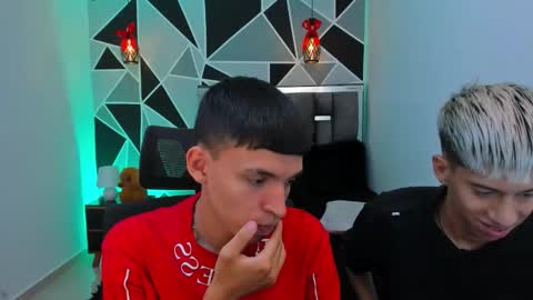 Snapshot of juan_nd_steven chatting on 05/06/26, 01:57 JuanSteven online show from 05/06/26, 01:57