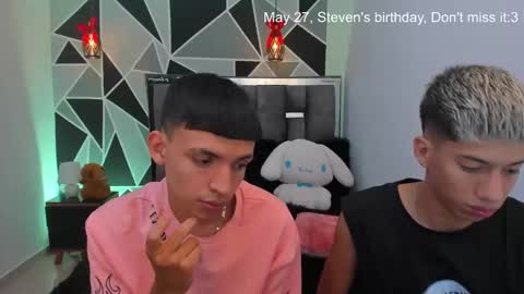 Snapshot of juan_nd_steven chatting on 05/15/26, 01:12 JuanSteven online show from 05/15/26, 01:12