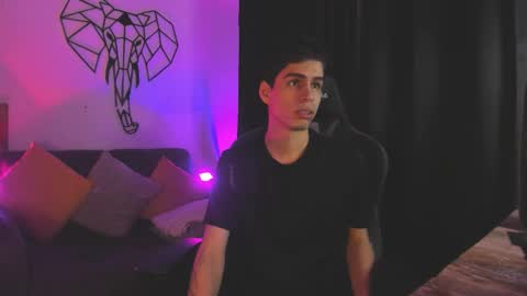 Snapshot of juan_posada1 chatting on 02/04/26, 01:39 Juan Posada online show from 02/04/26, 01:39