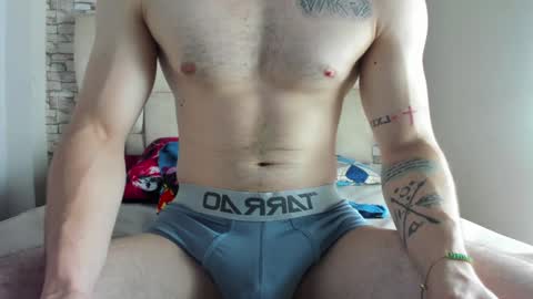 Snapshot of juan_prior chatting on 01/17/25, 01:35 JUAN online show from 01/17/25, 01:35