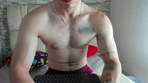 Snapshot of juan_prior chatting on 02/08/25, 01:22 JUAN online show from 02/08/25, 01:22