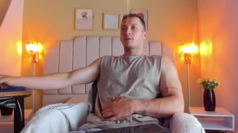 Snapshot of juan_prior chatting on 10/21/25, 12:50 JUAN online show from 10/21/25, 12:50