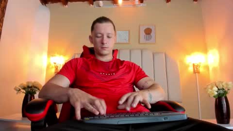 Snapshot of juan_prior chatting on 12/04/25, 01:42 JUAN online show from 12/04/25, 01:42