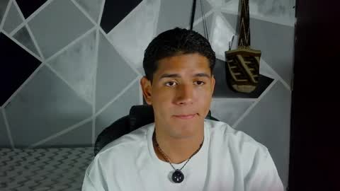 Snapshot of juanacock_2 chatting on 05/20/26, 01:23 Juan online show from 05/20/26, 01:23