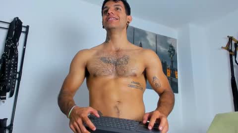 Juan Esteban online show from 10/11/25, 05:17