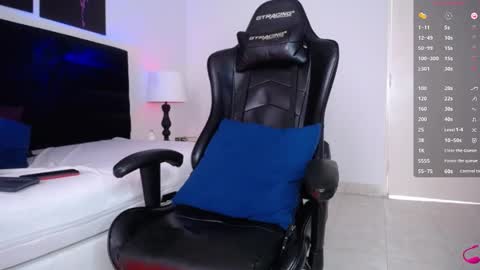 juancamilo66_ online show from 01/28/25, 07:00