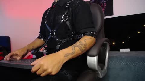 juancamilo66_ online show from 02/16/25, 06:21