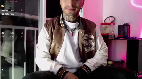 juancamilo66_ online show from 09/23/25, 03:09