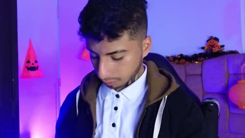 juancamilo66_ online show from 10/28/25, 02:59