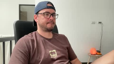 Snapshot of juanchom chatting on 03/24/26, 03:28 juanchom online show from 03/24/26, 03:28