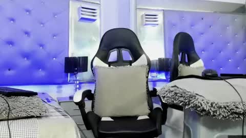 Juan Diego Uribe online show from 02/08/25, 05:29