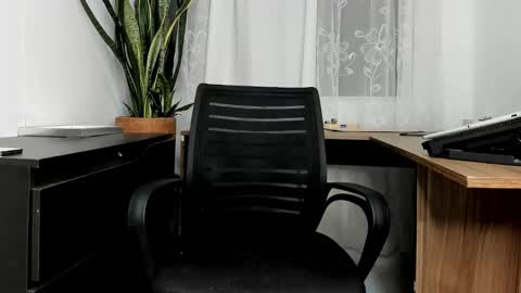 Juan Diego Uribe online show from 11/08/25, 01:17