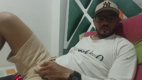 juanfe_style online show from 10/11/25, 03:28