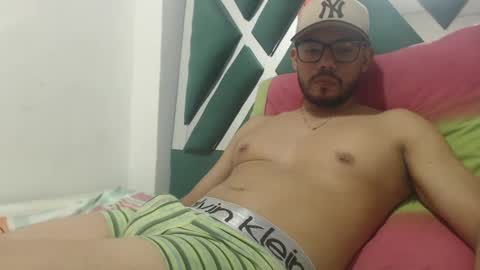 juanfe_style online show from 10/12/25, 05:39