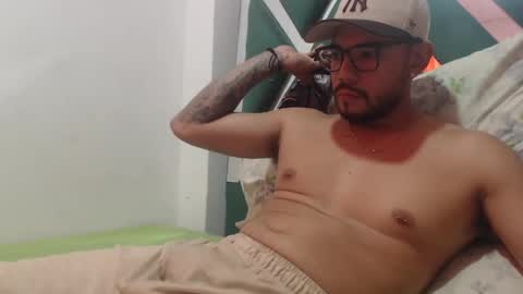 juanfe_style online show from 11/10/25, 02:16