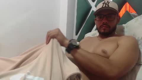 juanfe_style online show from 11/25/25, 08:20