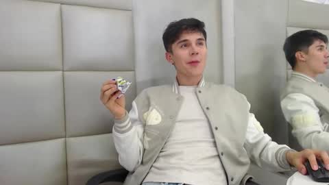 JuanGomm online show from 12/15/25, 03:55