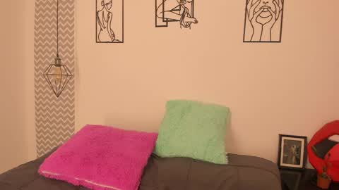 Snapshot of juanilittle chatting on 09/08/25, 07:13 juani online show from 09/08/25, 07:13