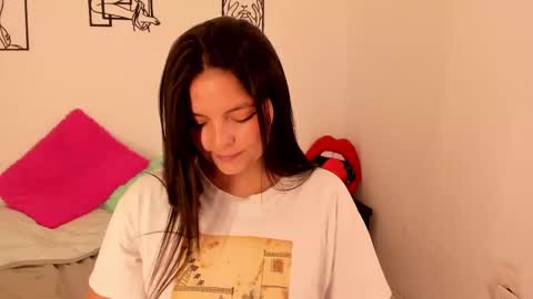 Snapshot of juanilittle chatting on 09/25/25, 07:50 juani online show from 09/25/25, 07:50