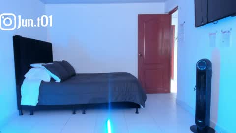            online show from 04/15/26, 01:51