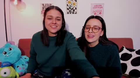 juanitaaa_ online show from 05/04/26, 01:34