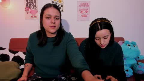 juanitaaa_ online show from 05/19/26, 01:56