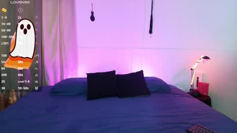 Blue online show from 10/29/25, 04:09