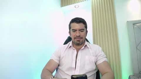 Snapshot of juank_fit45 chatting on 04/30/26, 05:41 Juan k online show from 04/30/26, 05:41