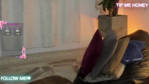 Snapshot of juanmiiss chatting on 02/13/25, 11:17 Juan Miguel online show from 02/13/25, 11:17