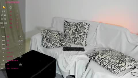 Snapshot of juanmiiss chatting on 03/01/25, 10:24 Juan Miguel online show from 03/01/25, 10:24