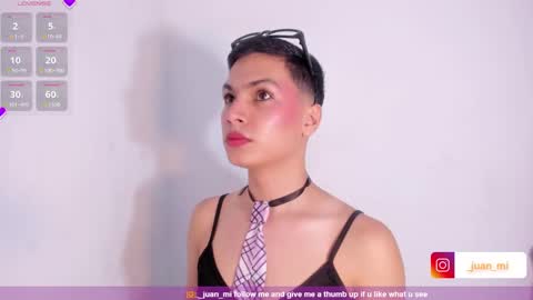 Snapshot of juanmiiss chatting on 10/22/25, 10:59 Juan Miguel online show from 10/22/25, 10:59