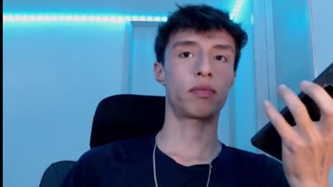 Snapshot of juanmres chatting on 10/15/25, 01:06 juanmres online show from 10/15/25, 01:06