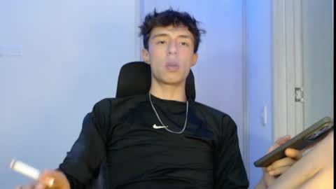 Snapshot of juanmres chatting on 10/18/25, 03:09 juanmres online show from 10/18/25, 03:09