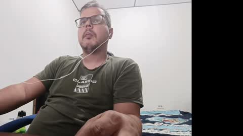 Snapshot of juannieto chatting on 12/30/24, 03:47 JN online show from 12/30/24, 03:47