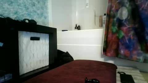 Snapshot of judahhh chatting on 12/27/24, 08:13 Born Sinner online show from 12/27/24, 08:13