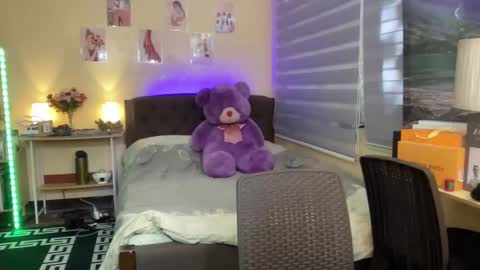 Snapshot of judiella chatting on 02/02/25, 06:48 EloiseMoree online show from 02/02/25, 06:48