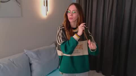 Snapshot of judithmiles chatting on 12/03/25, 08:00 Emma online show from 12/03/25, 08:00