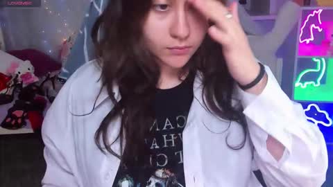 JudithSilvia online show from 12/16/25, 10:42