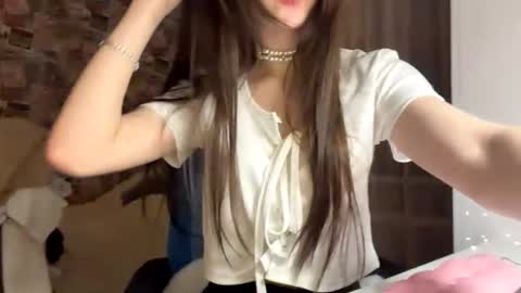 Mila online show from 12/19/25, 02:13