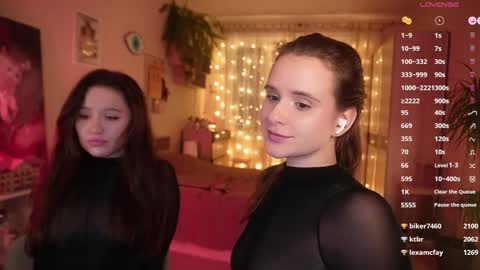 Snapshot of juelzfoxy chatting on 12/19/24, 12:13 Juelz online show from 12/19/24, 12:13