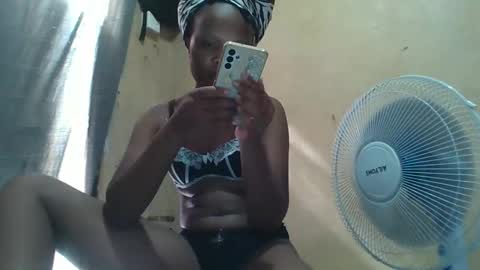 Snapshot of juice_petite3 chatting on 01/27/25, 12:48 juice_petite3 online show from 01/27/25, 12:48