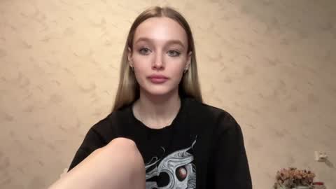 Snapshot of juicy_angels chatting on 12/13/24, 11:34 alexa online show from 12/13/24, 11:34