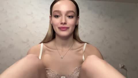 Snapshot of juicy_angels chatting on 12/24/24, 09:22 alexa online show from 12/24/24, 09:22