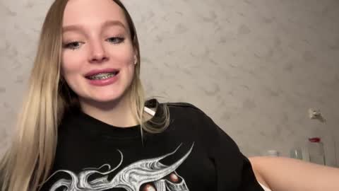 Snapshot of juicy_angels chatting on 01/09/25, 02:07 alexa online show from 01/09/25, 02:07