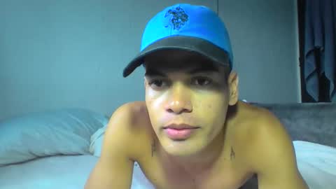 Snapshot of juicy_boy22 chatting on 05/04/26, 07:10 Miguel online show from 05/04/26, 07:10