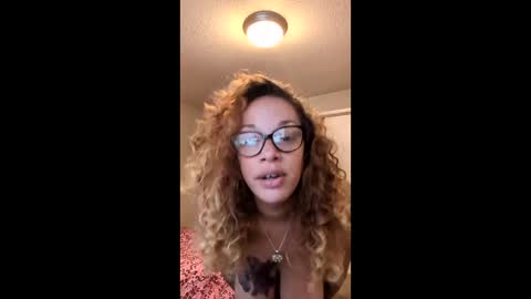 Snapshot of juicy_juju3 chatting on 05/13/26, 05:43 juicy_juju3 online show from 05/13/26, 05:43