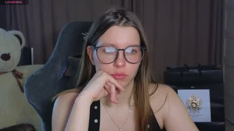 Snapshot of juicy_mystery chatting on 07/07/26, 12:42 laura online show from 07/07/26, 12:42