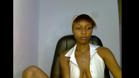 Snapshot of juicy_pinkpussy564197 chatting on 07/11/26, 08:39 olivia online show from 07/11/26, 08:39