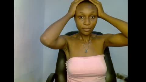 Snapshot of juicy_pinkpussy564197 chatting on 07/13/26, 12:02 olivia online show from 07/13/26, 12:02
